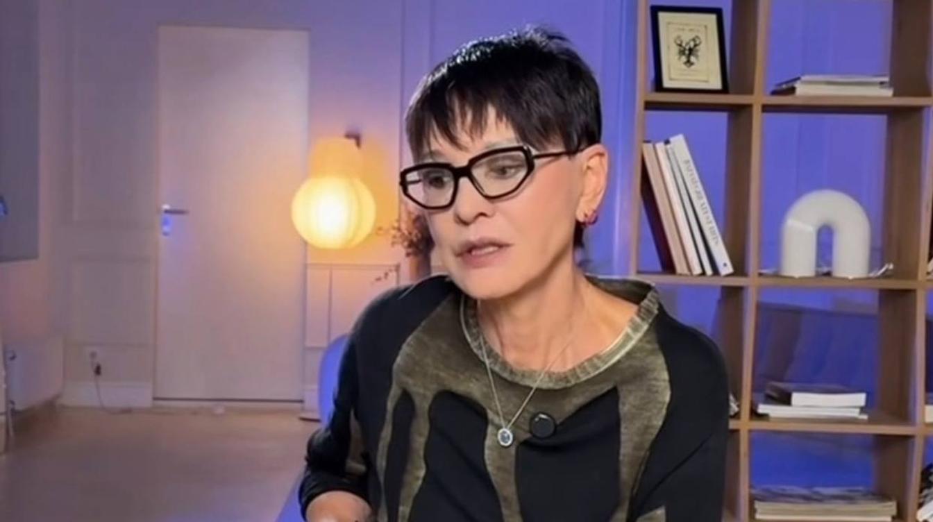 70-летняя Хакамада удивила поклонников смелым фото в купальнике