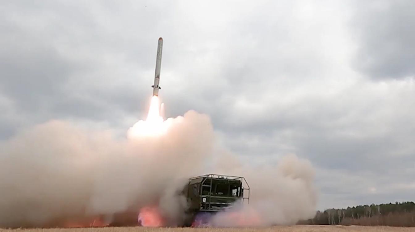 Двойной удар "Искандера" уничтожил ракетный дивизион ВСУ с техникой НАТО