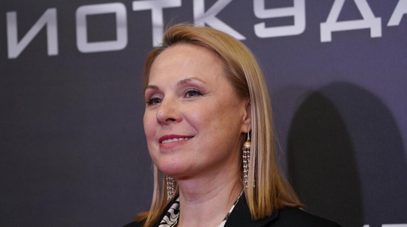 Дина Корзун рассказала о встрече с Томом Харди на съемках "Острых козырьков"