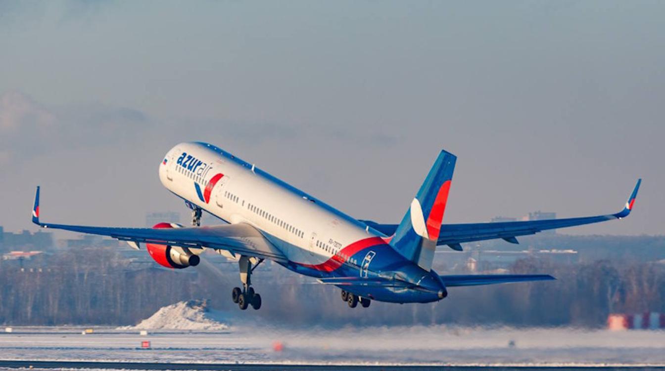 Российский самолет экстренно сел в Китае из-за отказа двигателя: подробности