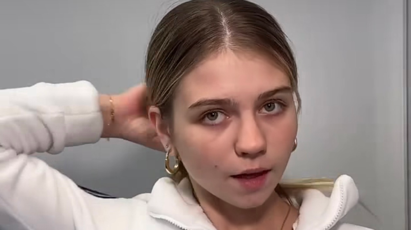 Молодая российская чемпионка оголила грудь — горячее фото