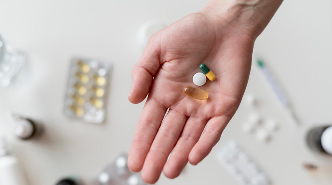 Доктор Мясников объяснил, почему запрещено употреблять алкоголь с антибиотиками