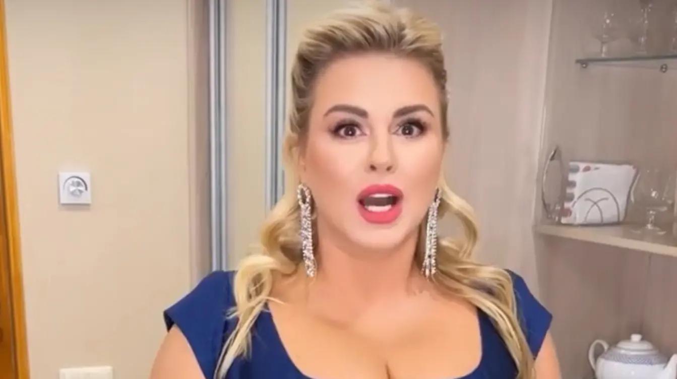 Сбросившая вес Семенович похвасталась роскошным телом в купальнике