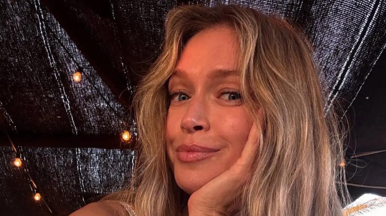 Брежнева поменяла псевдоним и отказалась петь по-русски