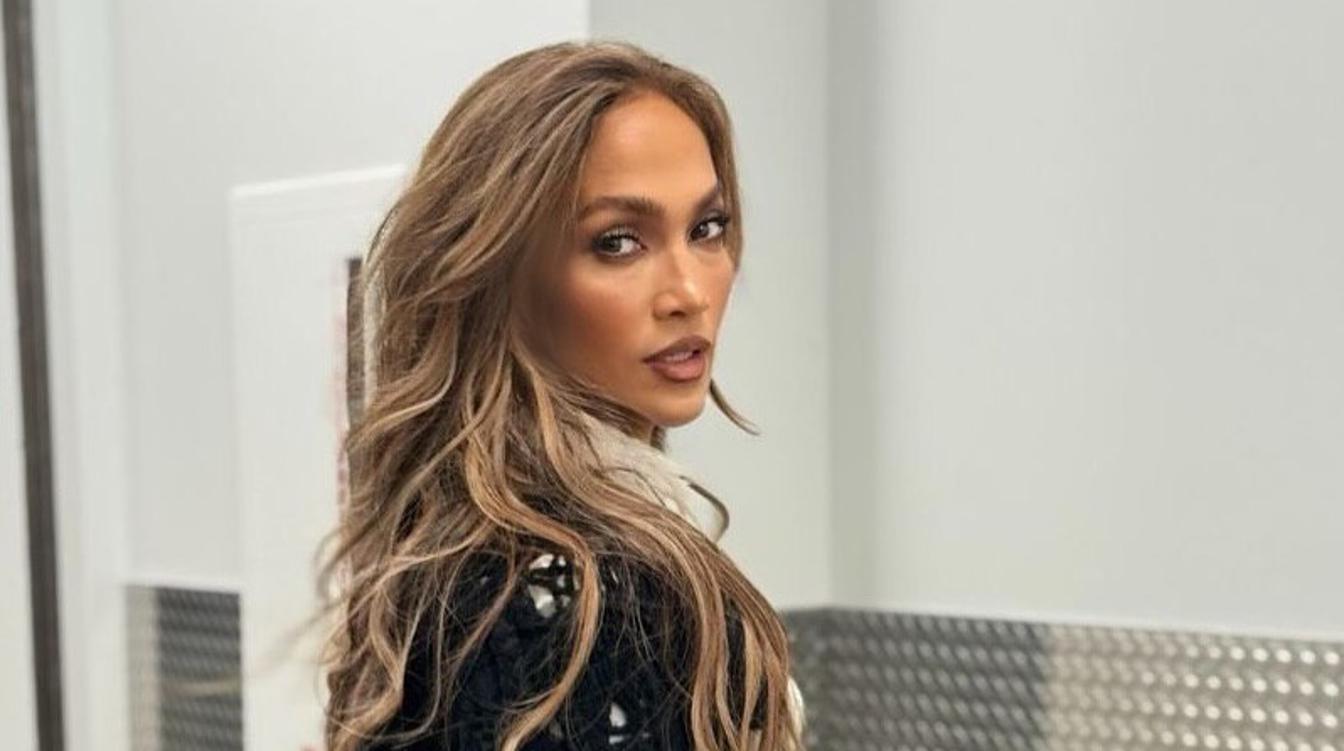 Дженнифер Лопес показала себя без макияжа и нарвалась на критику в соцсетях