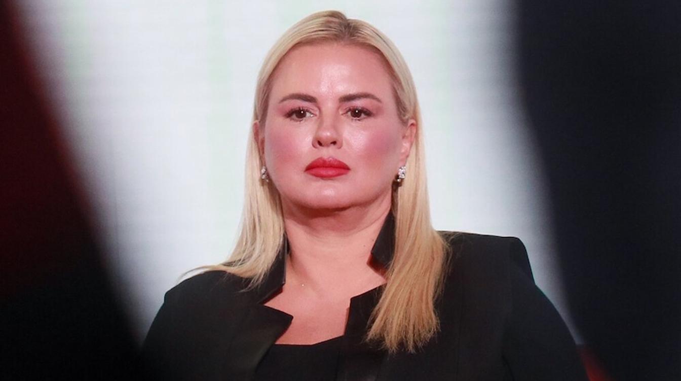 "Крыса с телефоном": Семенович проехалась по автору, снявшему ее в бикини