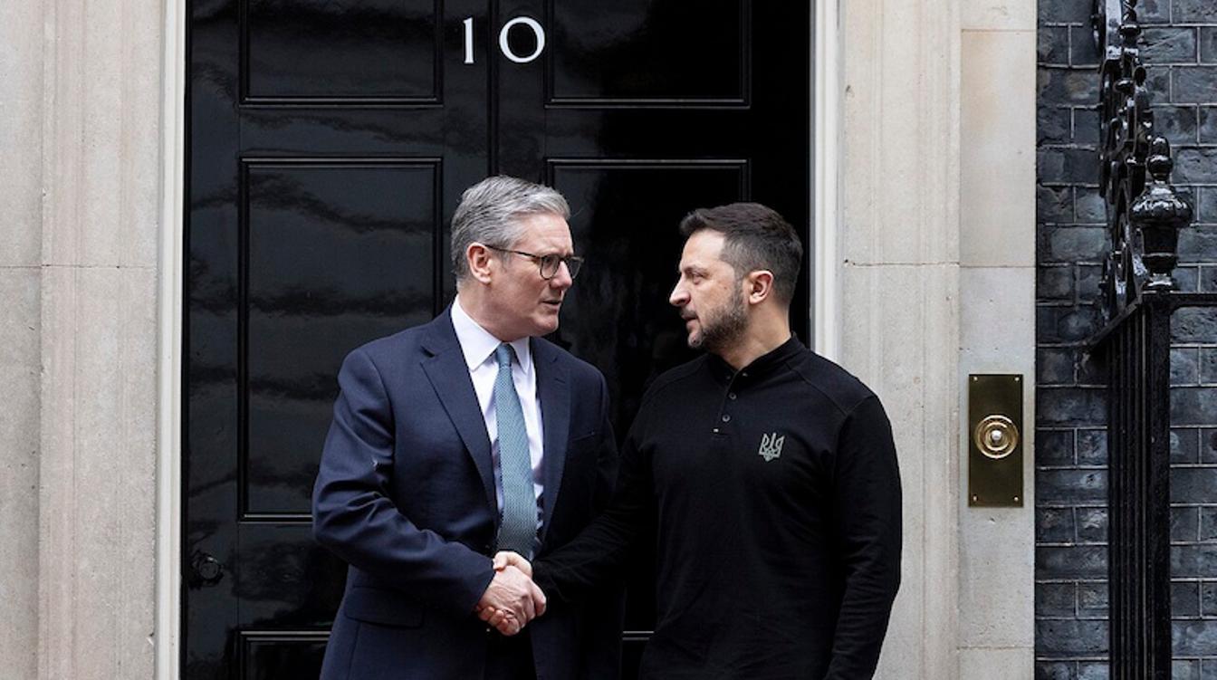 Британцы начали угрожать Зеленскому, чтобы не допустить мира на Украине