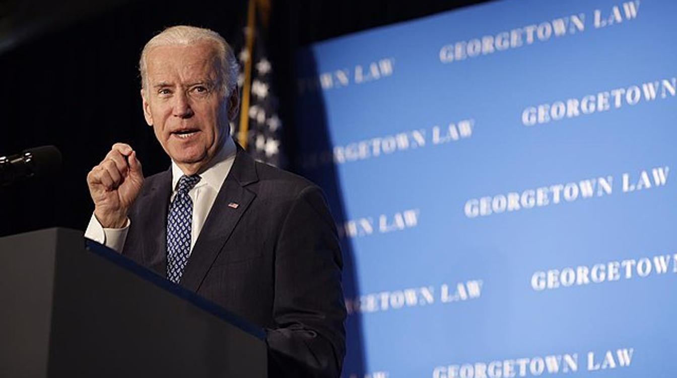 Вскрылась информация о звонке взволнованного Байдена Путину