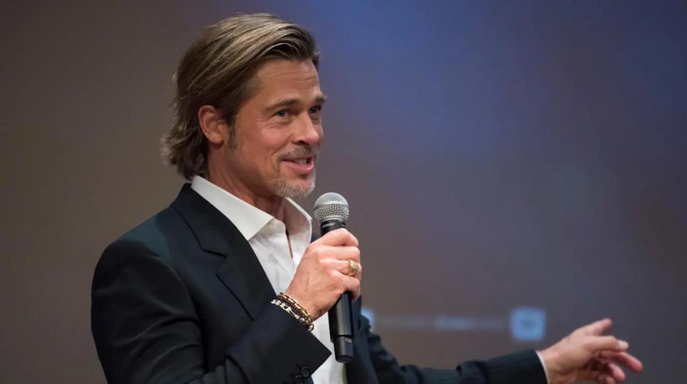 Сын Брэда Питта отказался от его фамилии