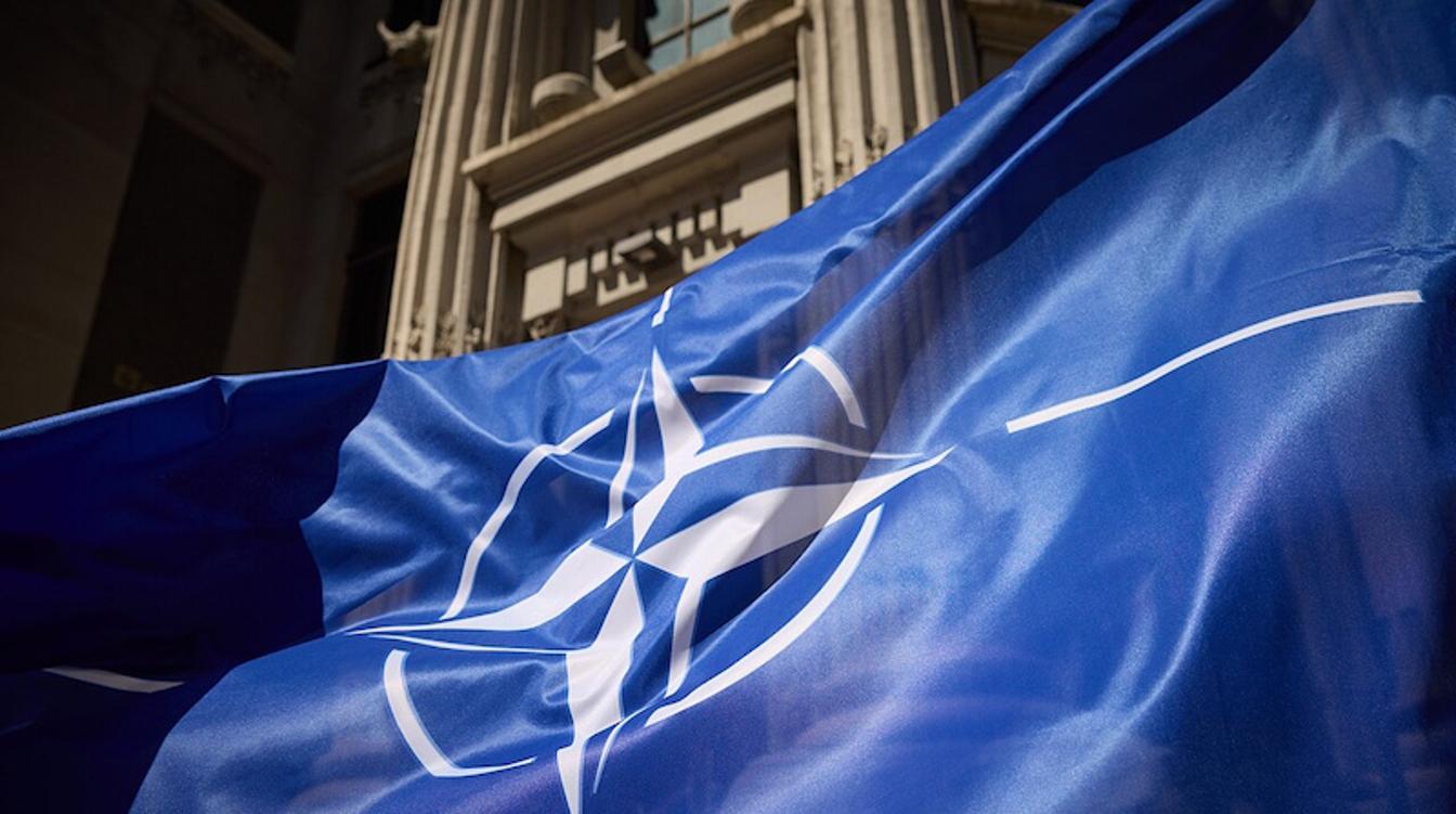 Кремль поднял на смех НАТО после угрозы о применении пятой статьи