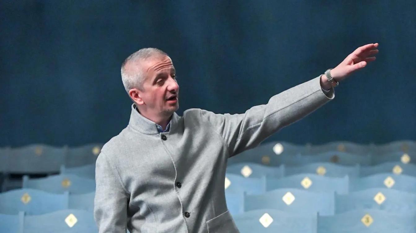 Богомолов отправил послание заполучившему его должность Хабенскому