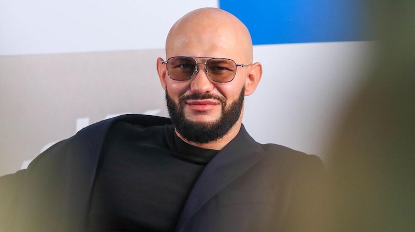 "Показал ей место": Джиган отреагировал на видео, где Самойлову толкают в плечо