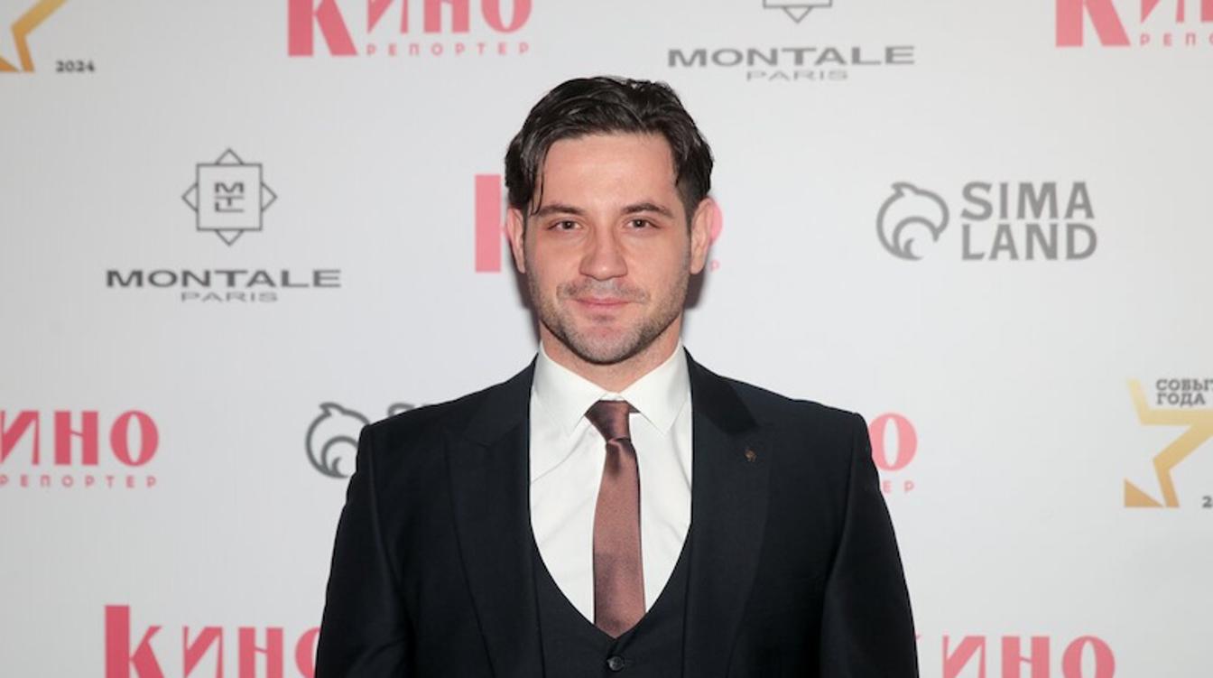 Зрители ждали полчаса: Богатырев после развода отказался делить сцену с Арнтгольц