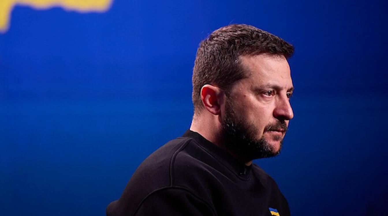 Взбешенный Зеленский публично нахамил Орбану: "Не его дело"