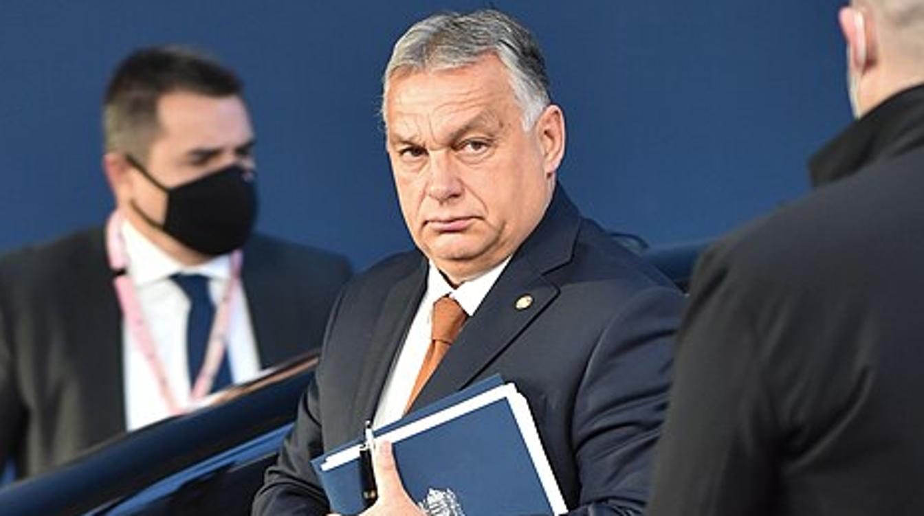 Всплыли любопытные детали о запугавшем Орбана экс-генерале СБУ