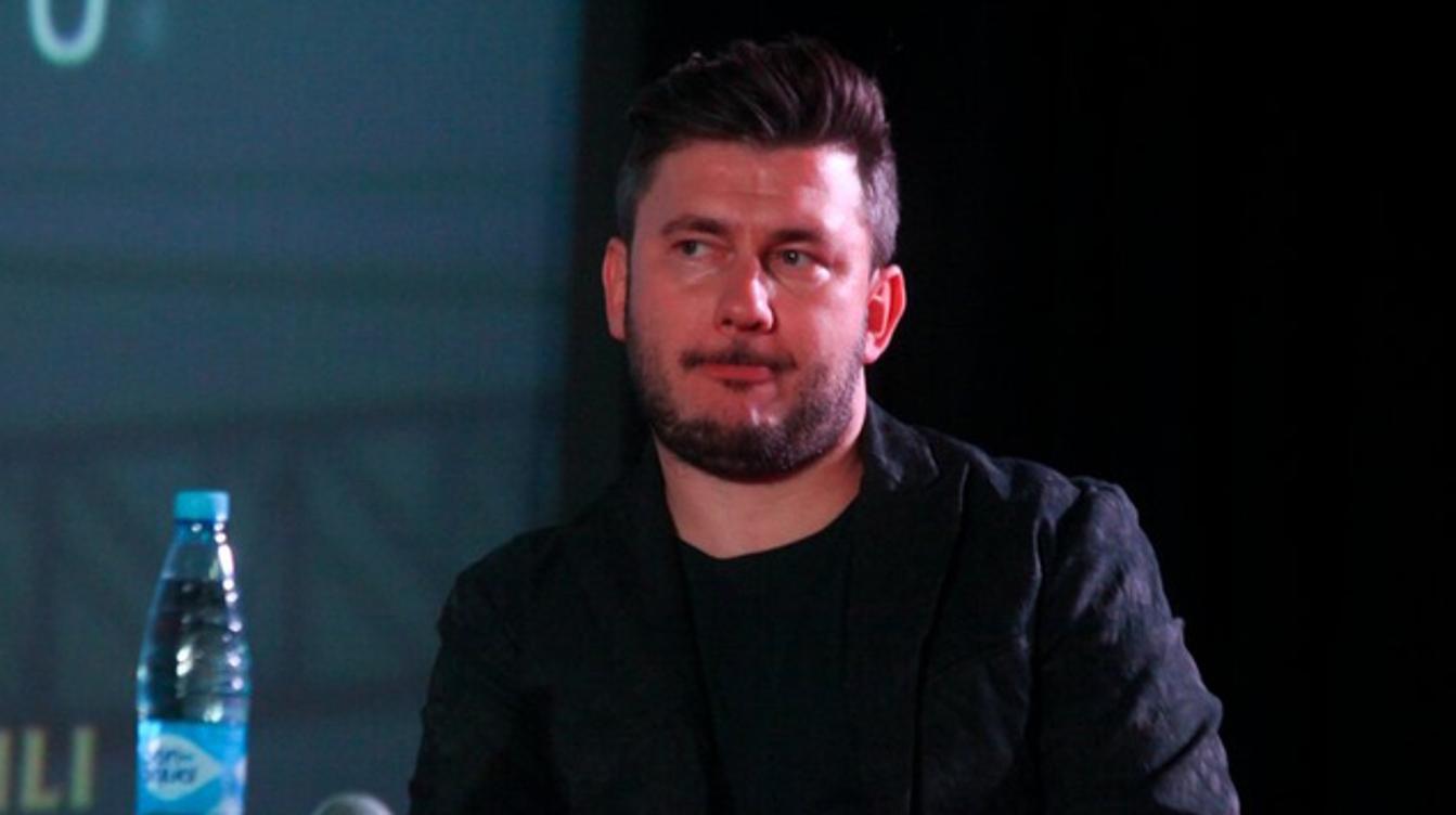 Бежавший Глуховский* спешно продал свои квартиры в центре Москвы: подробности