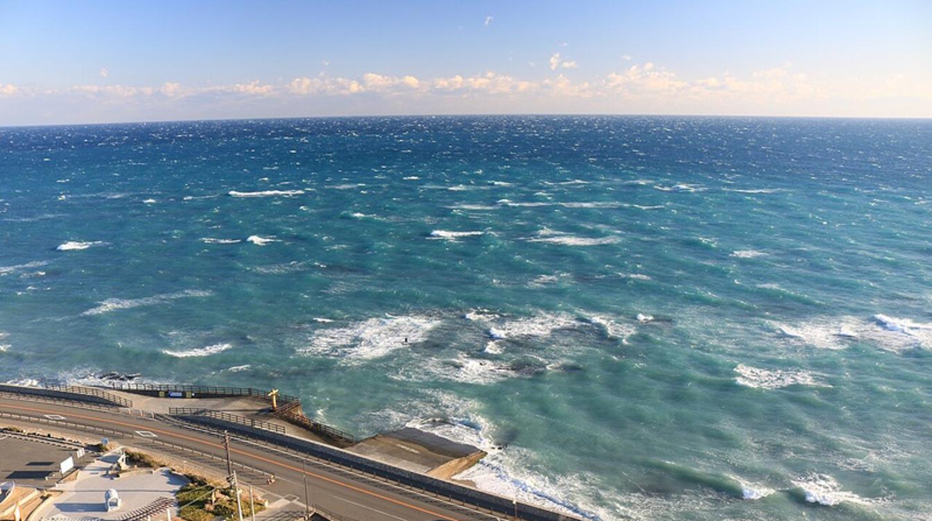 Россиянина со спасателем унесло в открытый океан на Филиппинах: подробности