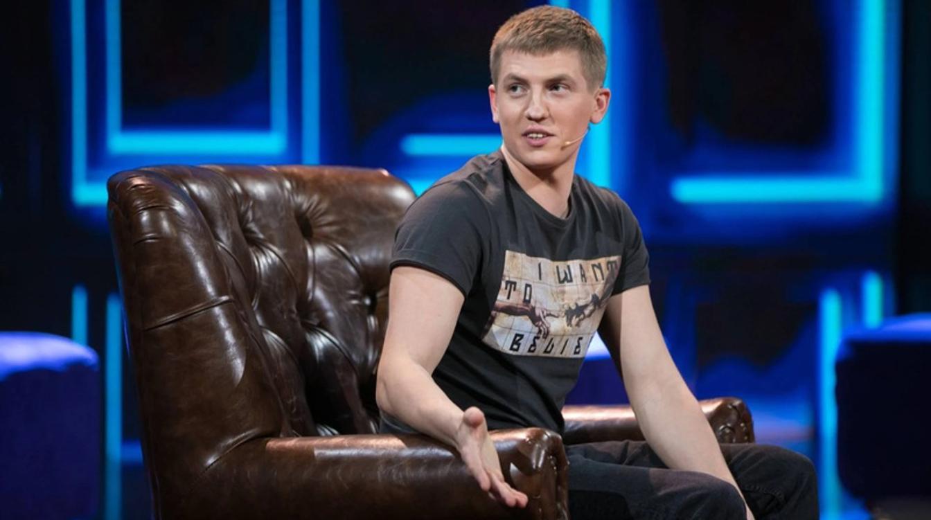 Популярный комик устроил тайный тур после отмены концертов в России