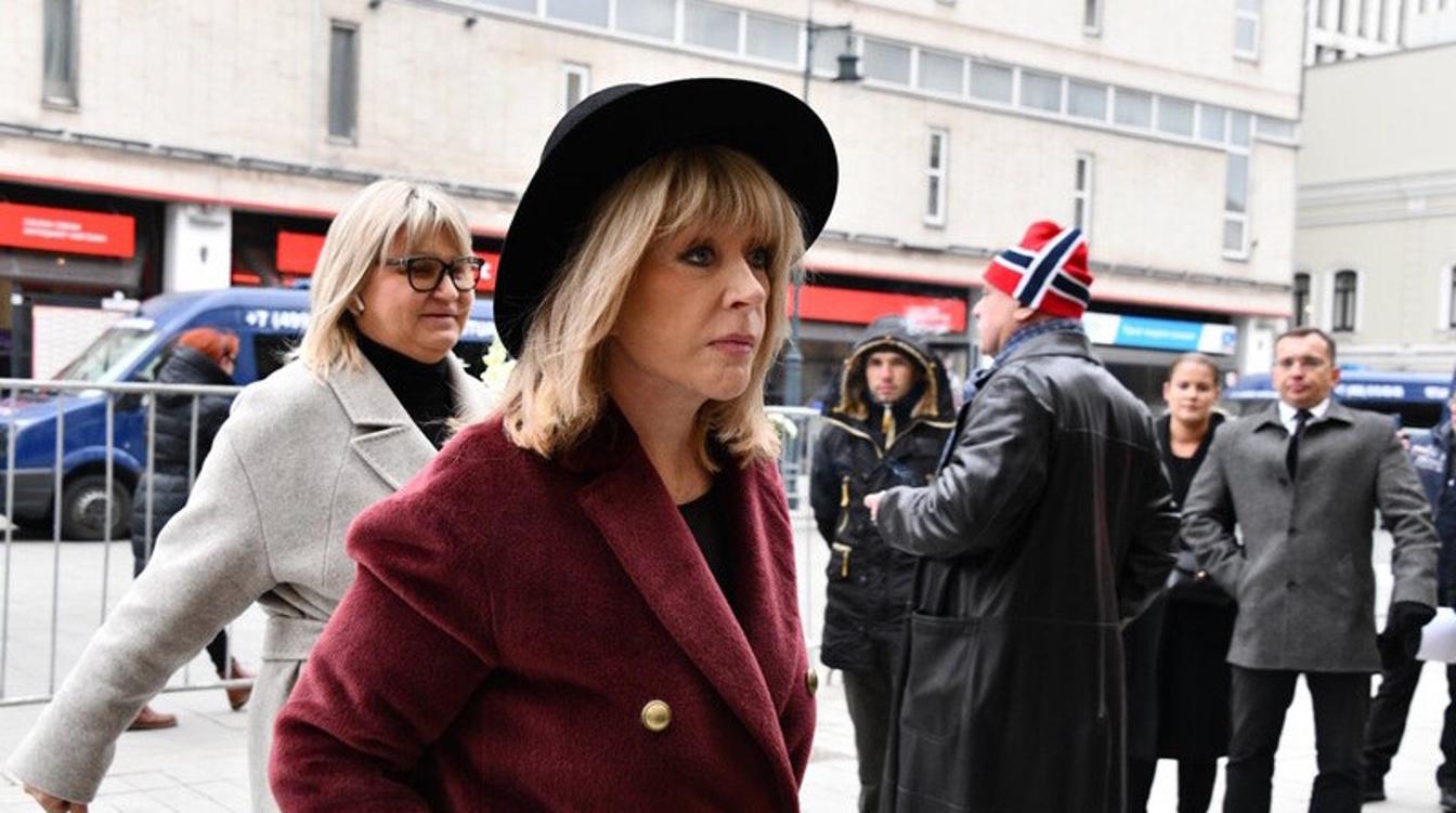 Дзюник публично разнес Пугачеву: "Жизнь и казино оплачивались Филиппом"