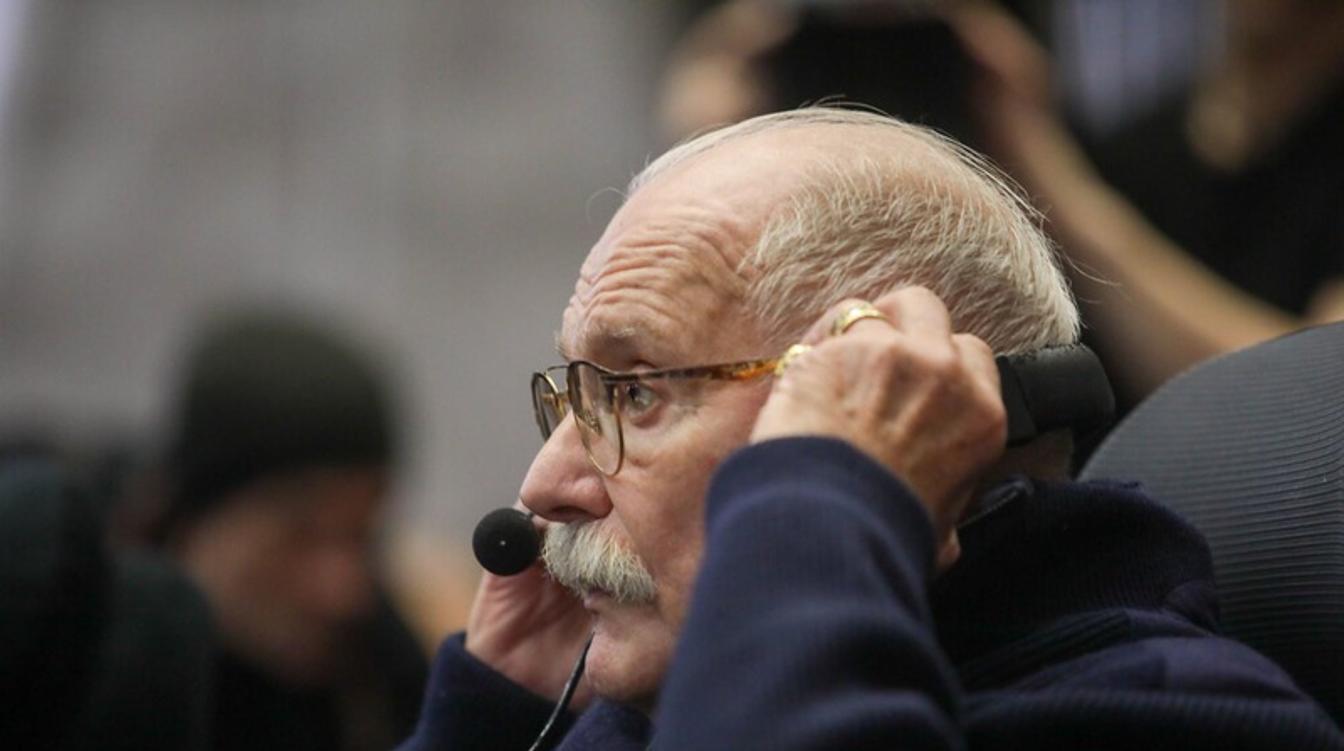 Михалков попросил поберечь его нервы перед спектаклем с Ефремовым