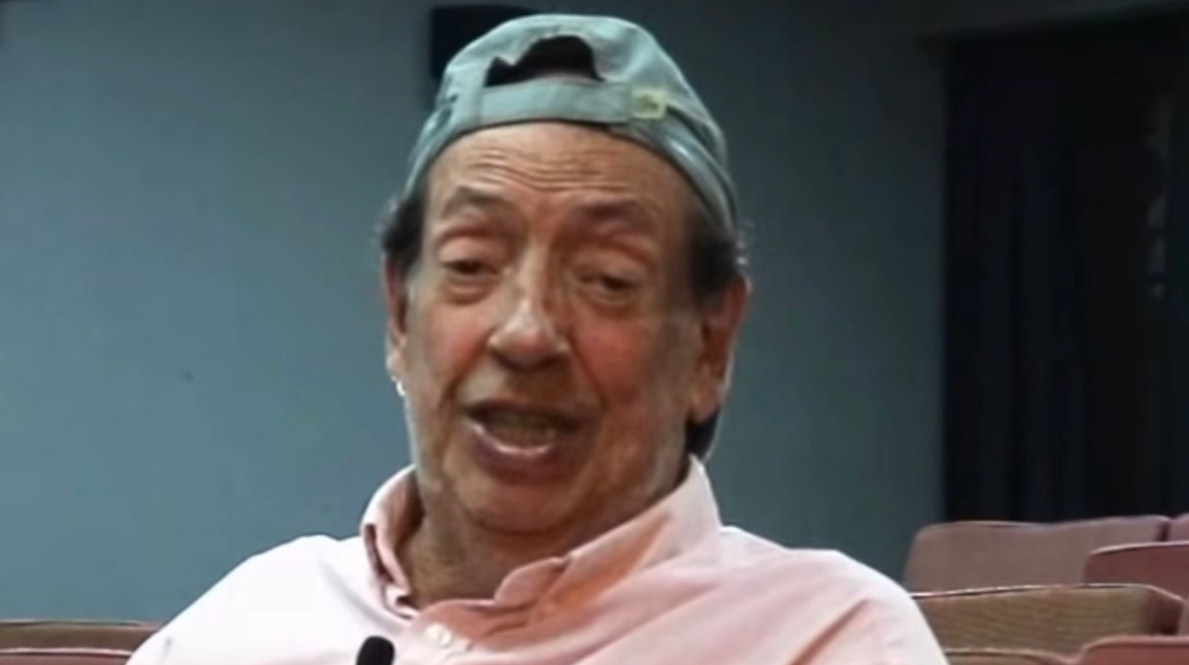 Звезда сериалов пожаловался на проблемы с сексом в доме престарелых