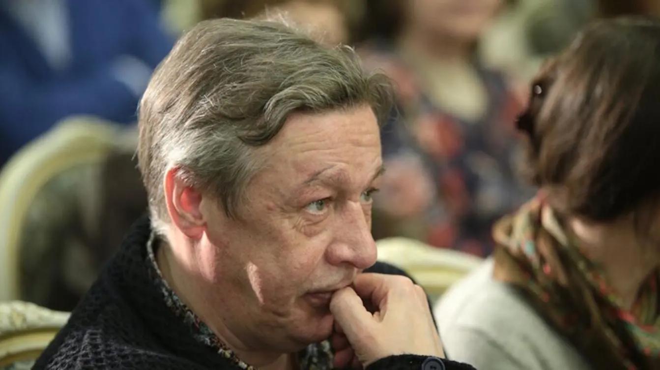 "Актер средней руки": Ефремова публично унизили