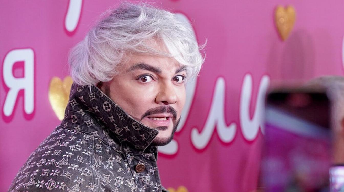 Помощница Киркорова объяснила его выходку в аэропорту: "Вышел как в тумане"