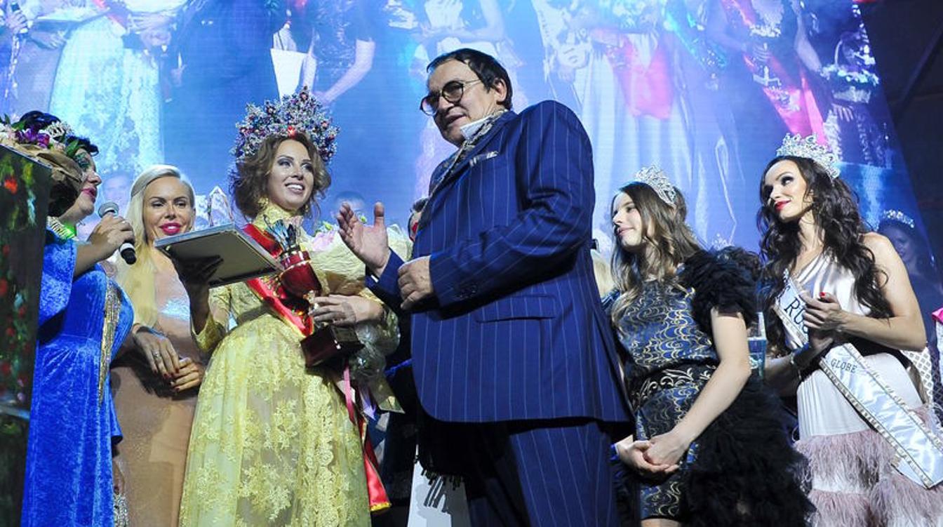 Дибров заявил, что у его "нет данных" об изменах Полины до ее поездки с Товстиком