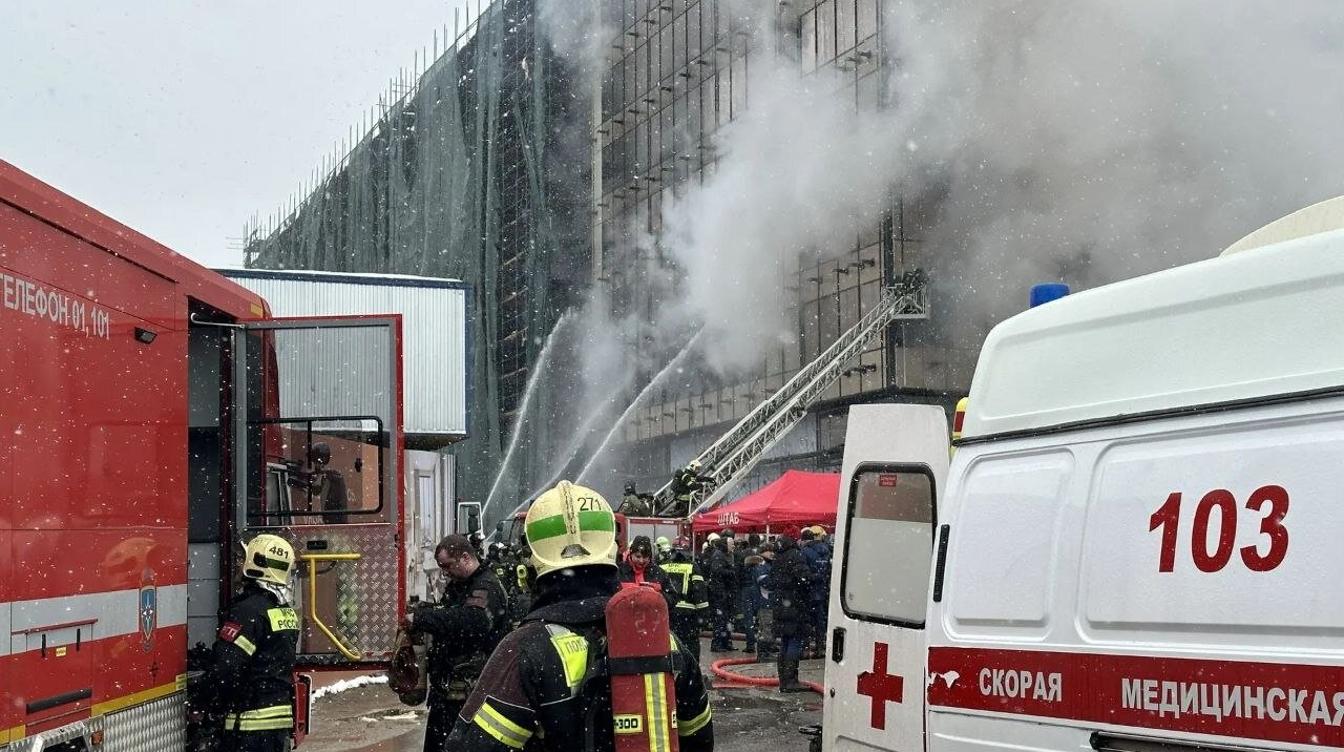 Собянин выразил соболезнования семьям погибших в пожаре на севере Москвы