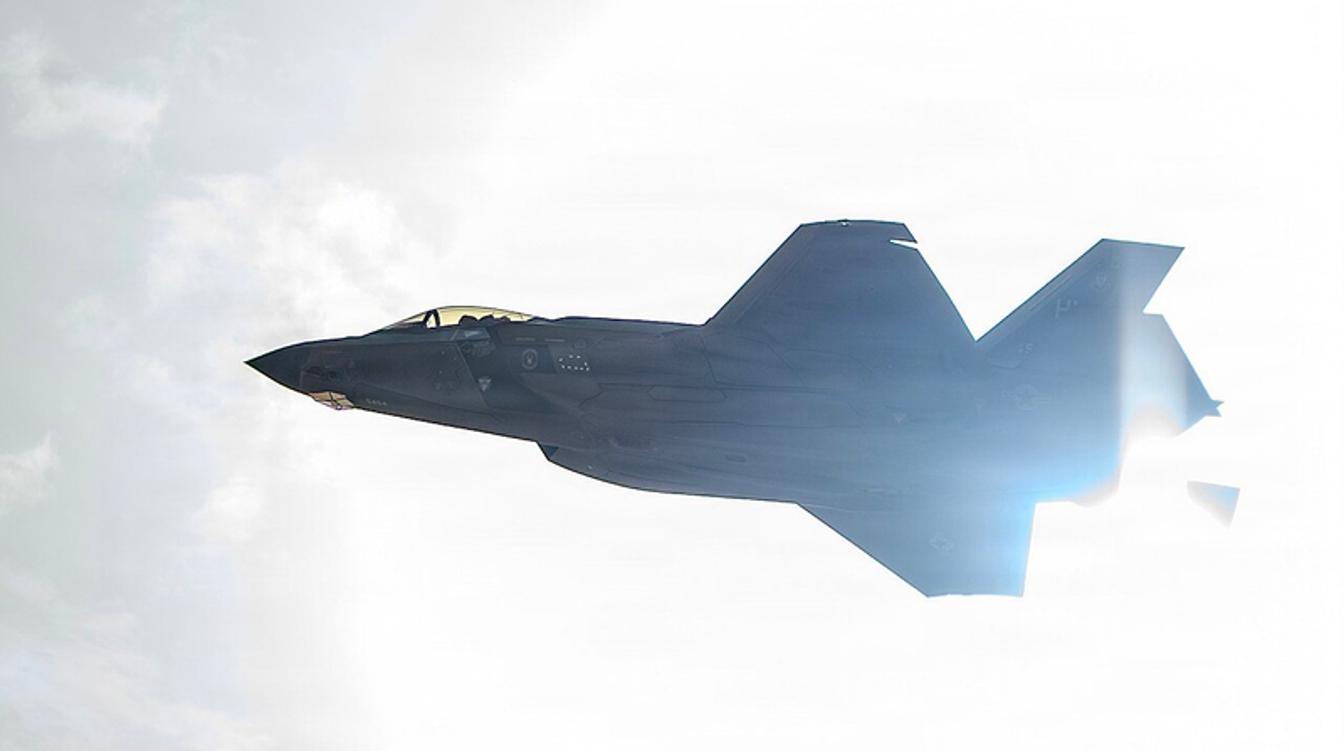 "Смертоносные иглы": Иран готов сбивать самолеты США в режиме тишины