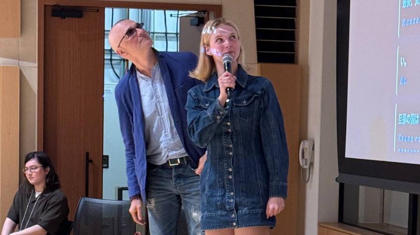 "Лукавый старый пень": Бероева захейтили в соцсетях за выход с 21-летней женой