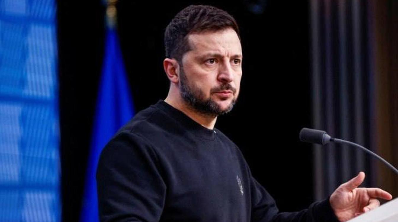 "Совсем поехавший": выходка Зеленского в Ереване вызвала бешенство в Киеве
