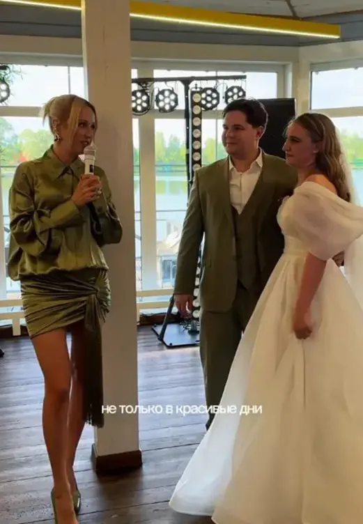 Клава Кока тайком пробралась на чужую свадьбу