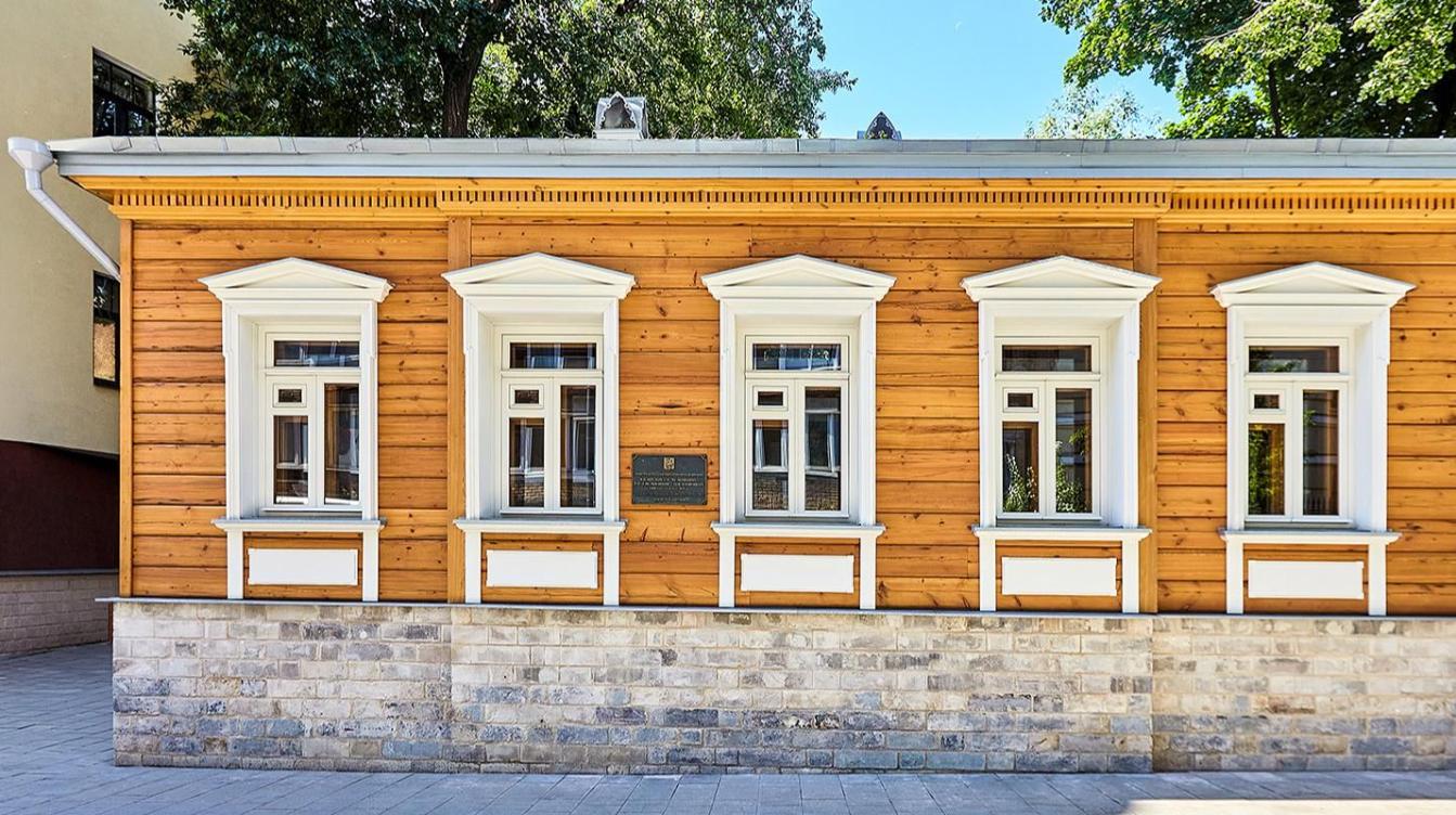 Шахматы с Булгаковым и тайны сподвижников Петра I: в Москве отреставрировали легендарные особняки