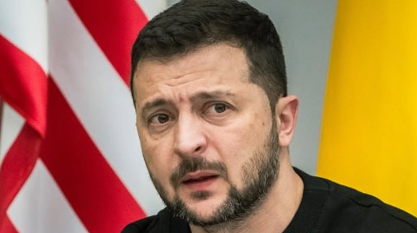 Американцы начали собирать подписи против Зеленского: подробности неожиданного протеста