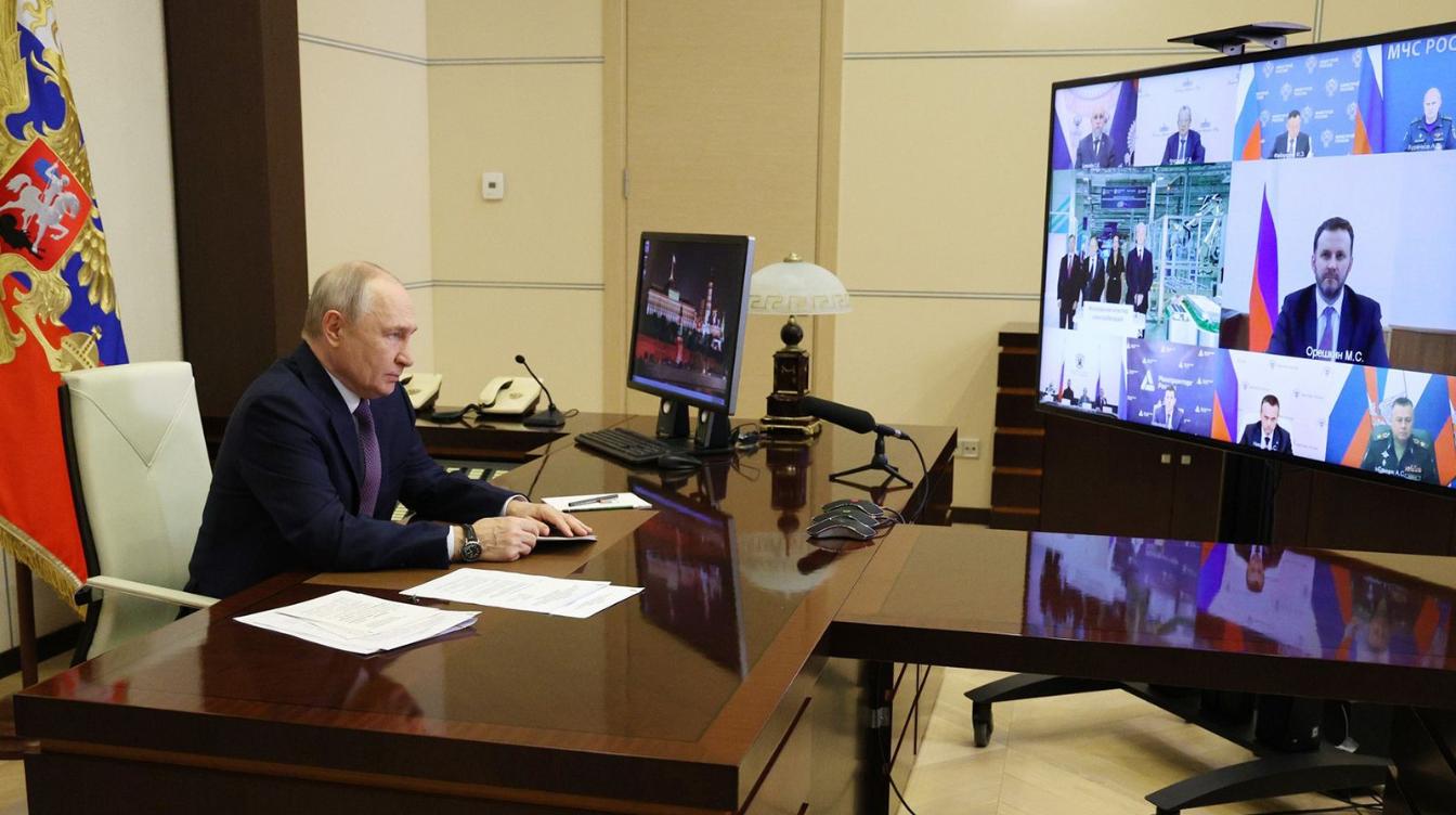 Собянин доложил Путину о запуске в Москве гигафабрики тяговых аккумуляторов