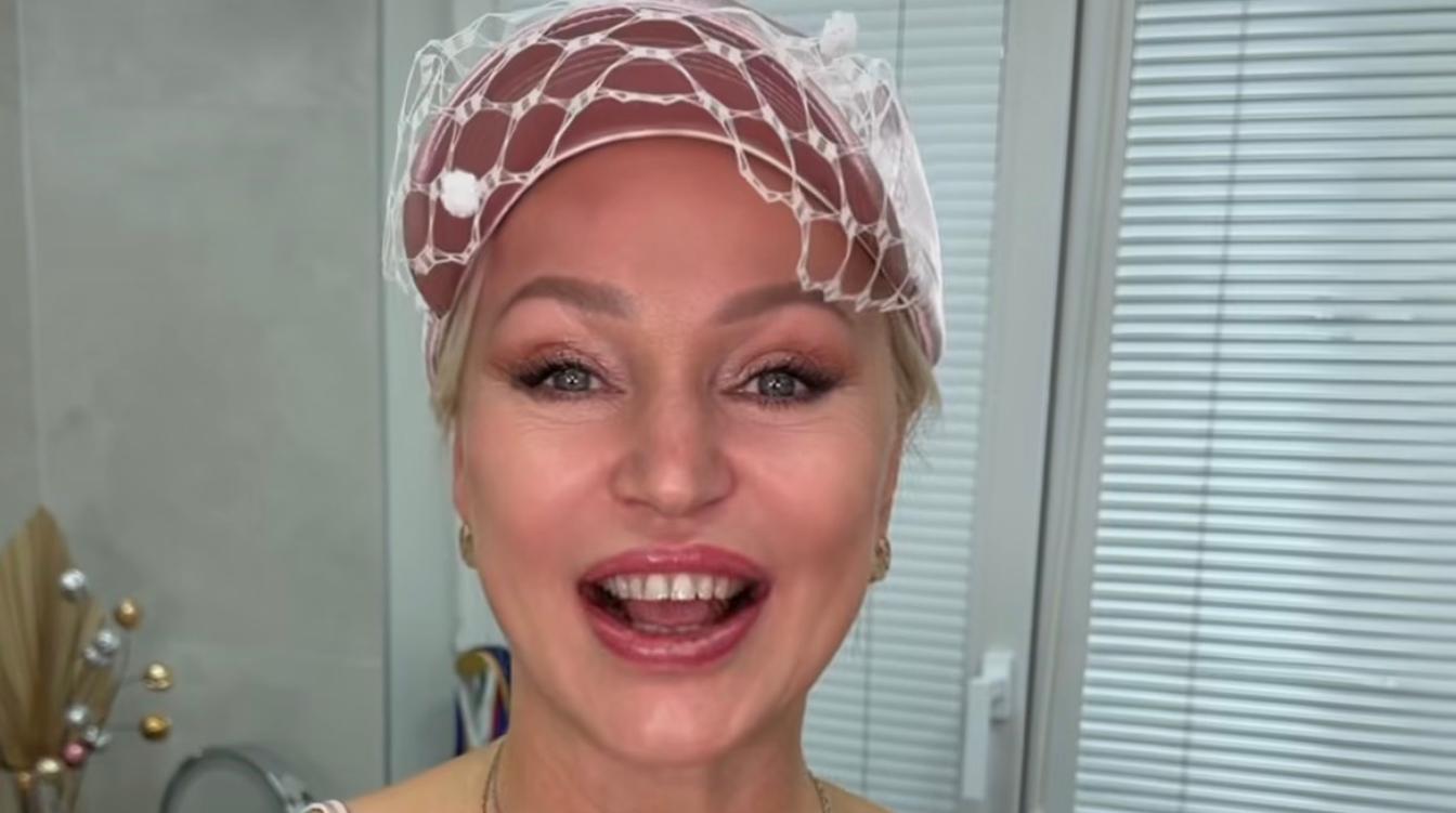Алла Довлатова рассказала, какое решение сына довело ее до слез