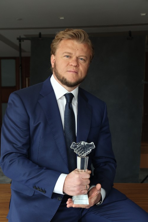 Денис Морозов – первый бизнес в международной сфере